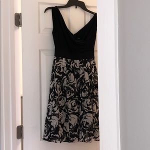 Black and white flower print bottom dress